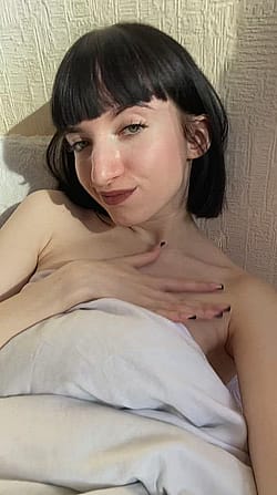 Spend The Day In Bed With My Tits'