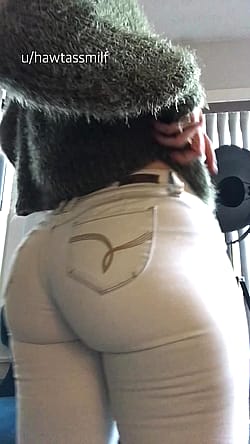 I Just Turned 40 But This Booty Gives Me Confidence Of A 20 Yo'