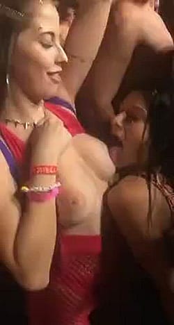 Lesbian Rave Antics'