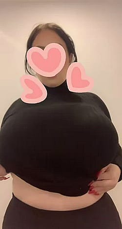 Huge Natural Tits On 5’1 Body OC'