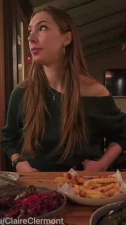 I’m Always Flashing In Restaurants [gif]'