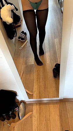 [gif] haven't shown my little tummy in a while here hehe'