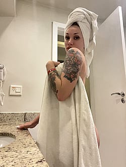 Wanna fuck mommy in the bath?'