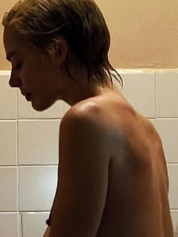 Margot Robbie's perfect titties in her new movie Dreamland'