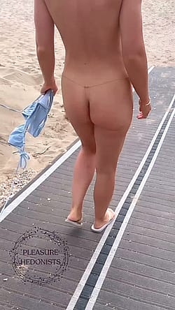 Heading to the nude beach, wanna come? ?'