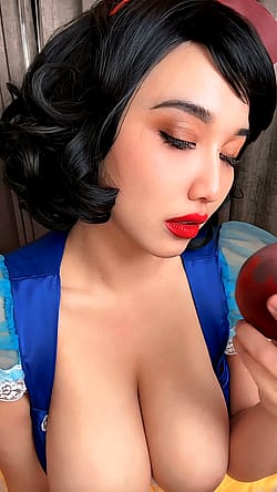 My Snow White cosplay (Aria)'