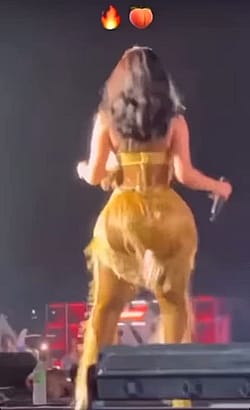 Cardi ass shake'