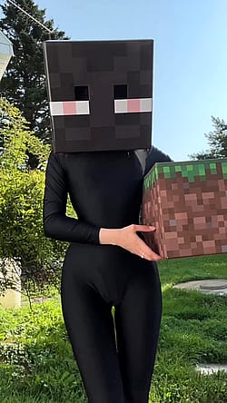 Enderman by Miamiaxof'