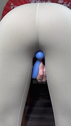 Nothing can stop me from squirting, not even my leggings'