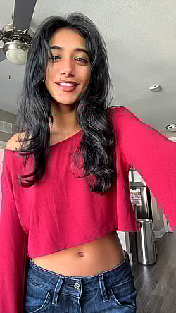 She's so fit'