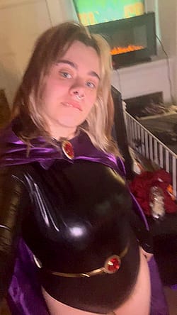 Yeah she’s hot, but does she cosplay'