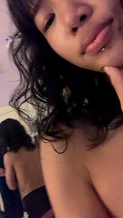 Say “Hi” if you’d be happy to receive my nudes :)'