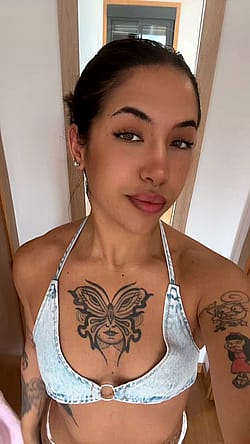 My tattoos compliments my body so well'
