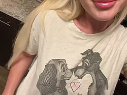 Boobs Tease: Love Sharing My Boobs'