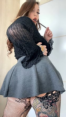 Drop It Like It's Hot: A Big Ass Amateur Video'
