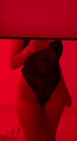 Sexy Older Chick Looking for Naughty Messages - Amateur, Homemade, Ass'
