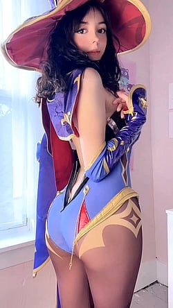 18/19-Year-Old Asian Cosplayer with Big Ass in Genshin Impact Costume'