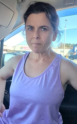 Busty MILF Flashing Tits at the Gym: Let's Start the Weekend Right!'