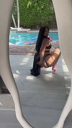 That Ass: Thick MILF with a Big Ass'