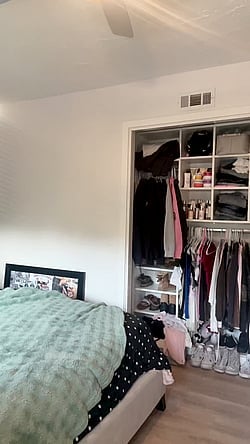 OnlyFans Hidden Cam: Tits and Ass Everywhere'
