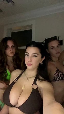 So Huge: Bikini Babes Show Off Their Cleavage'