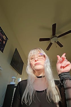 4 Ways to Make Your 3 Inches Disappear: Big Ass, Glasses, Huge Tits'