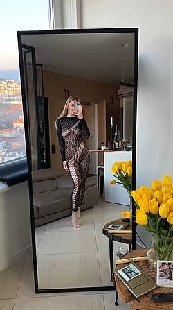 A Sensual Experience: Explore the Irresistible World of Big Tits, Cute Teens, and Fit Bodies on OnlyFans'