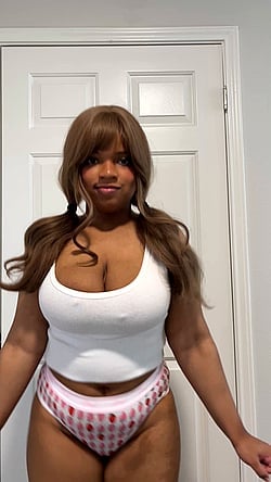 Chubby Chicks: Big Tits & Teen Fun'