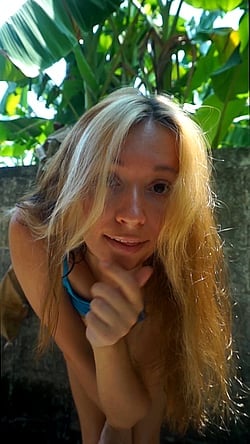 Blonde Babe with Natural Tits: 'It's All What I've Got''