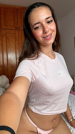 Boobs, Bra, or No Bra? This Girl Has a Reason for Her Choice!'