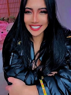Big Ass or Big Tits: A Teasey Video with a Smiling Woman'