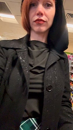 Redhead MILF Flashes Pussy on TikTok'