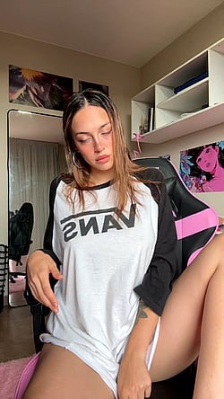 Saggy Tits or Turn On? OnlyFans Teen Cumshot'