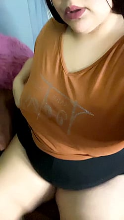 Fat Chick Alert: Only React If You Love Them'