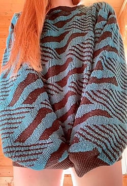 Oversized Sweater: The Ultimate Redhead Accessory'