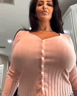 Mommy's Monster Boobs: Big Tits, Natural Tits, and Boobs'