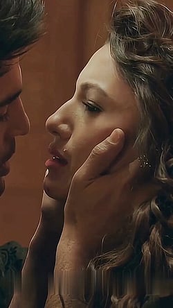 Gauhar Khan's Sizzling Kiss Scene'