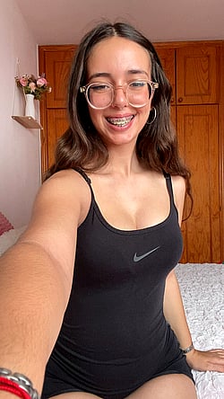 Big Tits Show Off: Will You Ask for My Number?'