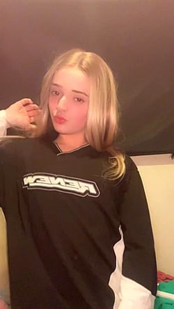Blond Teen Wants Older Guy: 'People Say I'm Crazy'.'