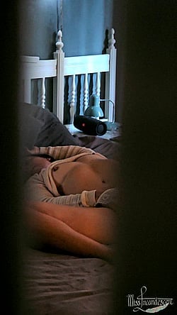 Real Amateur Masturbating Caught on Spy Cam'
