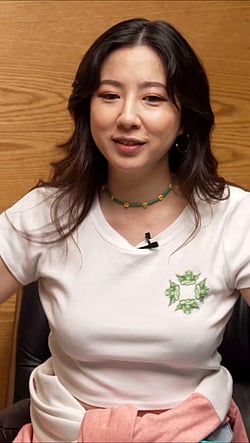 Leslie Goes Braless: Cute and Fuslie'