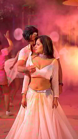 Bollywood Babe Puja Banerjee Shows Off Her Natural Tits'