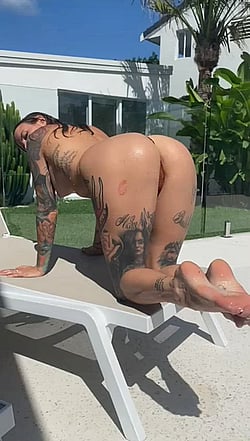 Fuck Me: Big Ass, Big Tits, No Condom'