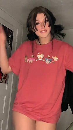 Petite Girl Turn-On: OnlyFans Teen Tits'