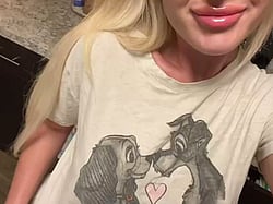 Blonde Babe in Tight T-Shirt Gives Us a Taste of Her Amateur Body'