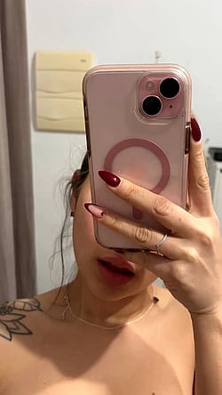 Horny Latina Shows Off Boobs on OnlyFans'
