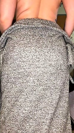 Big Ass Peeking Out: OnlyFans Exclusive'