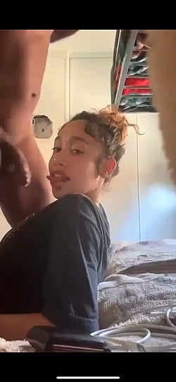 Lightskinned College Chick Gets BBC Blowjob'