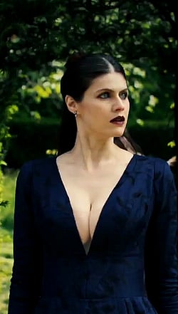 Alexandra Daddario's Cleavage Showcase'