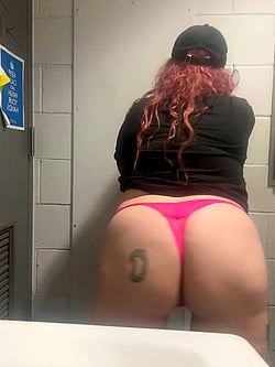Shake that ass, girl!'